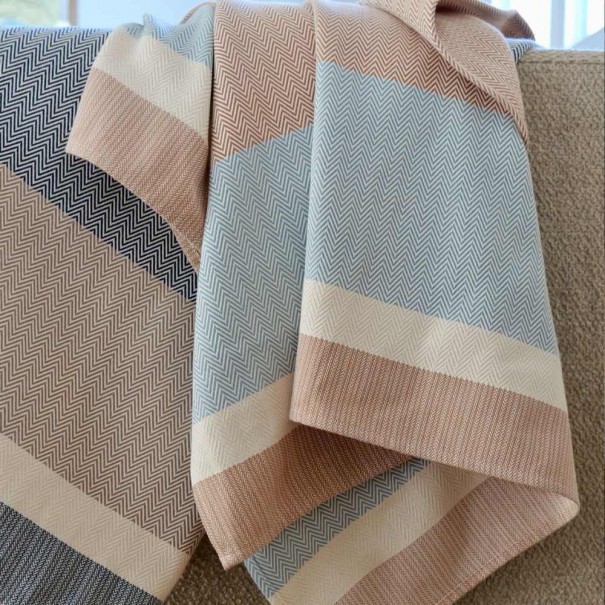 MENDIA Throw – Gingerbread